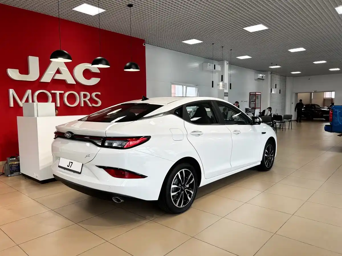 Jac J7 - Изображение №4