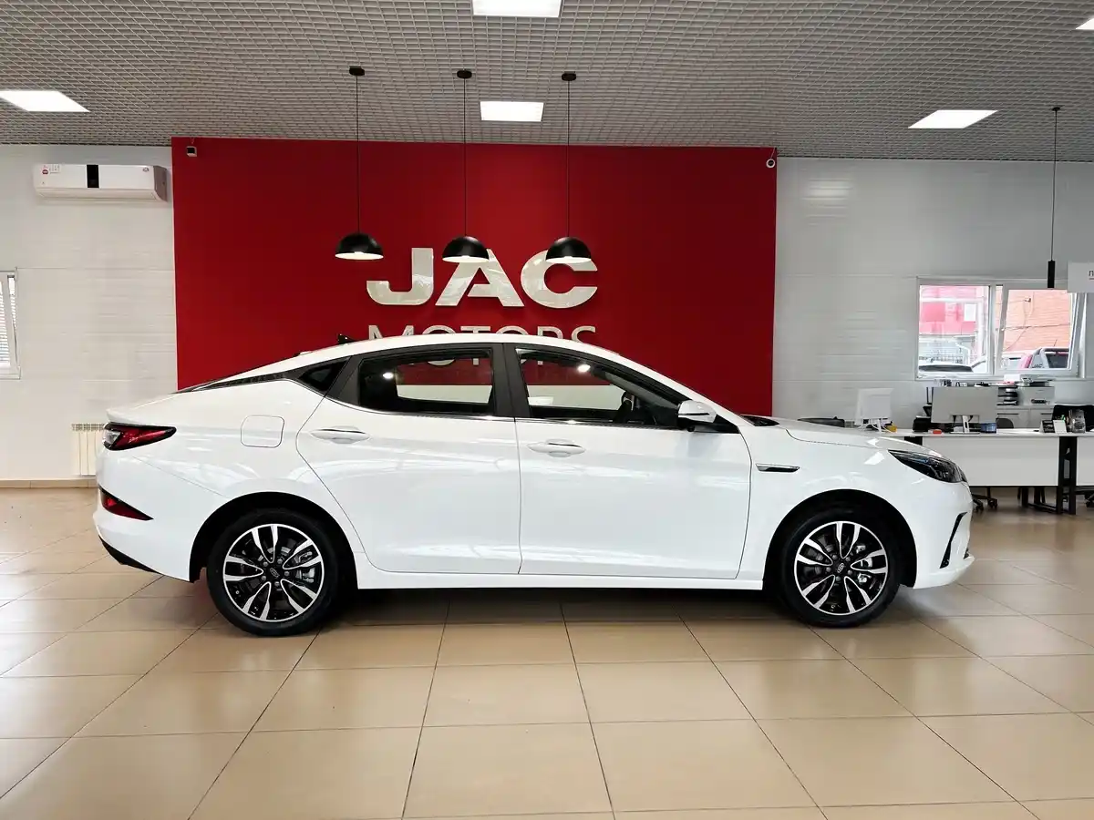 Jac J7 - Изображение №3
