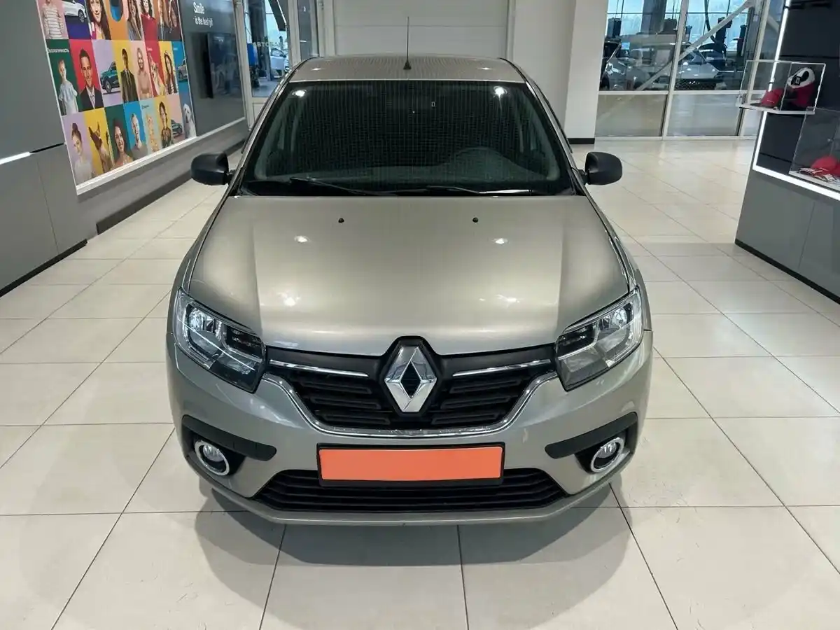 Renault Logan - Изображение №1
