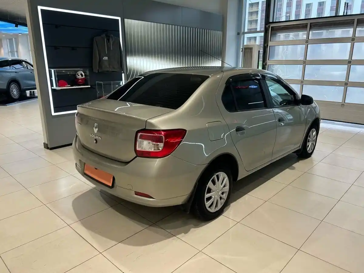 Renault Logan - Изображение №4