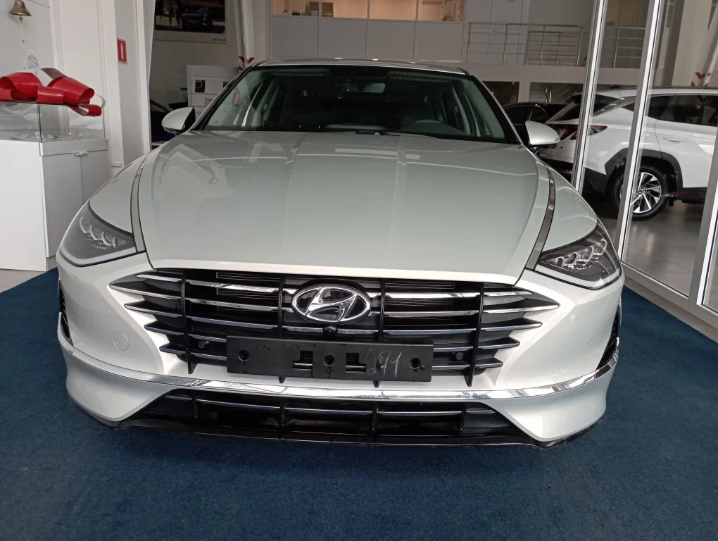 Hyundai Sonata Седан - Изображение №1