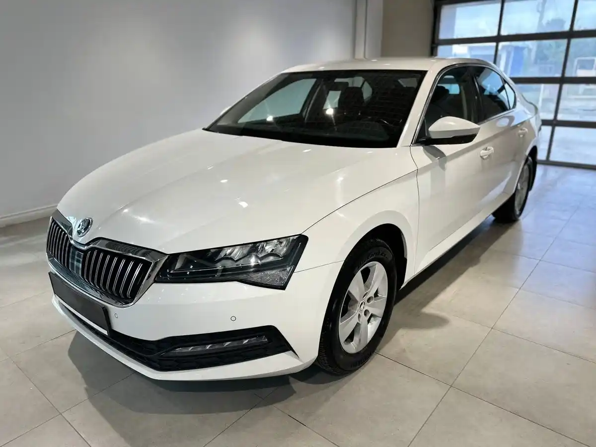 Skoda Superb - Изображение №2