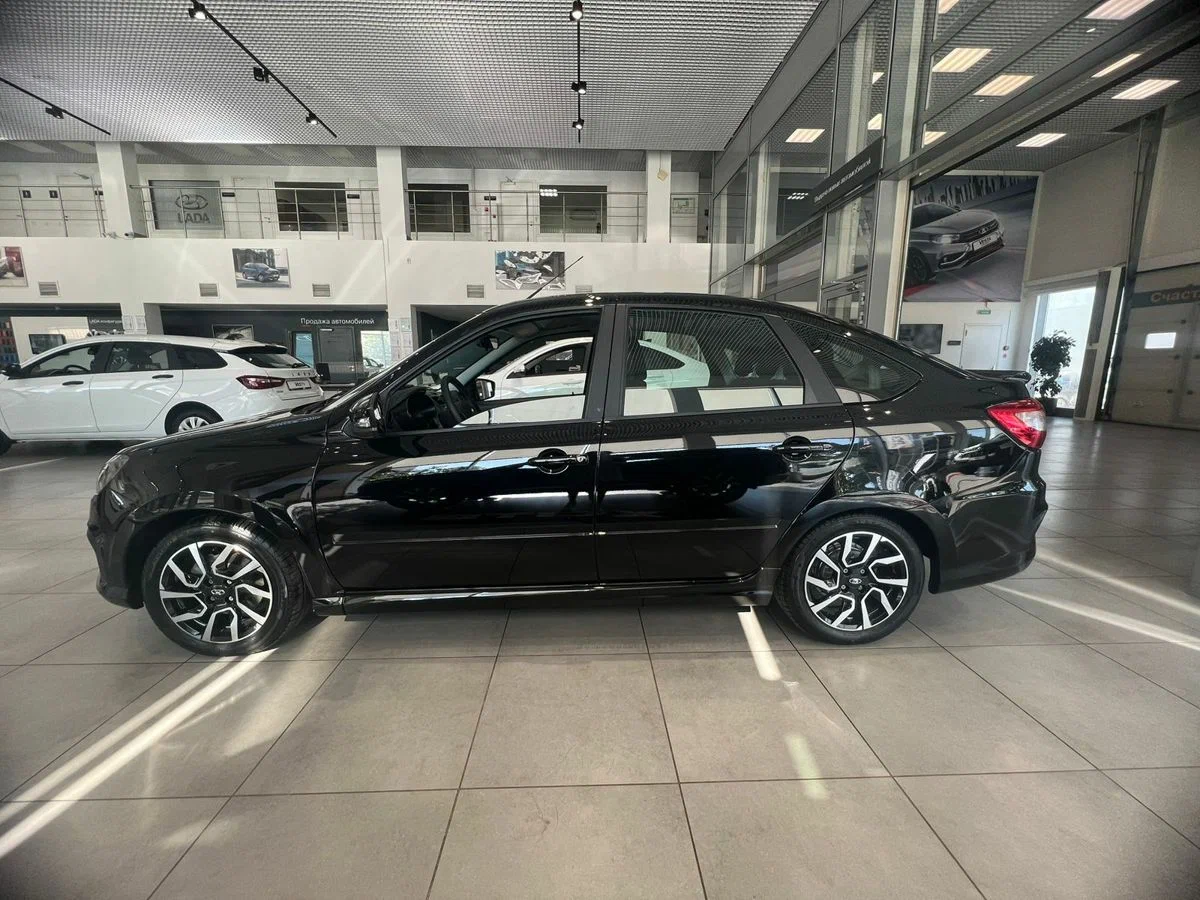 Lada Granta Sportline Лифтбек - Изображение №1